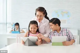 孩子放学后，先做作业还是先玩耍？班主任：顺序不同差别很大图片
