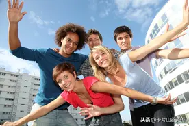 灭霸“打响指”！那“打响指”用英语怎么说？一个英语小词搞定图片