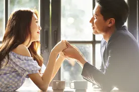 不用猜了，他这样做就是喜欢你！12星座喜欢上你才会有的举动图片