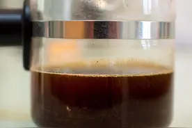 啤酒开饵有窍门，直接添加不可取，3种用法能让饵料效果倍增图片