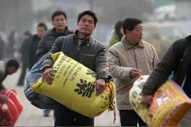 2021年春节快到了，包工头没钱发工资，农民工该怎么办？图片