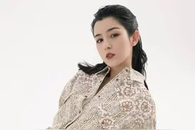 想学酷酷的穿搭吗？来看看哈尼克孜，帅起来跟不能没有男生什么事图片