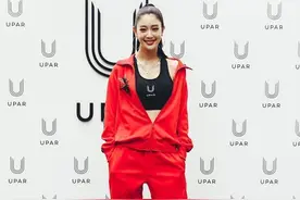 2张健身照就点击几十万，克拉拉的身材真那么好？自律才是秘诀图片