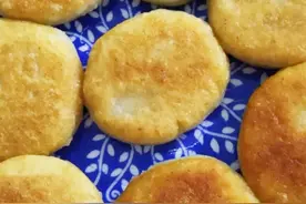1根香蕉，1碗糯米粉，拌一拌，煎一煎，就能做孩子都爱吃的小零食图片