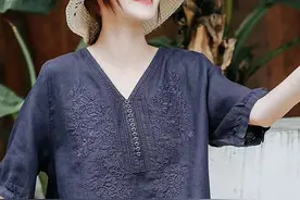 隔壁大姐来我家，身上穿的"茶歇衫"真好看，显瘦又贵气，我也买图片