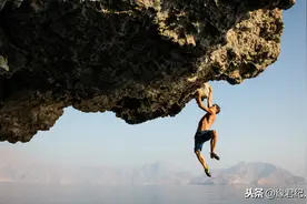“死神”都不敢收留的男人！悬崖上飞檐走壁！缔造传奇人生（上）图片