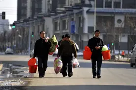 深圳万人抢房潮，普通人却在逃离深圳，城市归属感正在降低图片