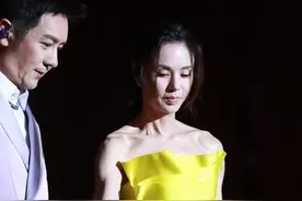李若彤力挺杨丽萍后亮相 和陈浩民再同框引回忆杀图片