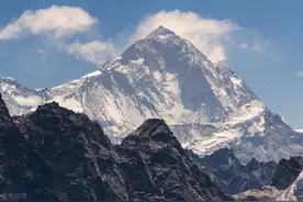质疑珠穆朗玛峰的高度，世界最高峰易主的真相是什么？图片