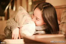 女人说“我去洗澡了”，傻子才回“嗯嗯”，高情商男人应该这样做图片