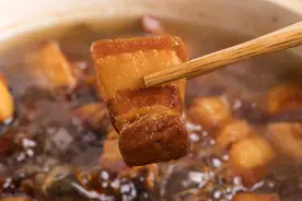 炖肉时，肉直接下锅焯水都是不对的，教你正确做法，干净没腥味图片