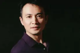 影星丁志诚，为帮残疾姐姐推迟结婚，离婚20年让姐姐牵挂图片
