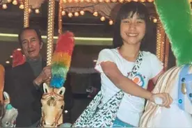 何超莲接力再晒家庭照悼念亡父，四房疑遭打压再失话语权败局已定图片