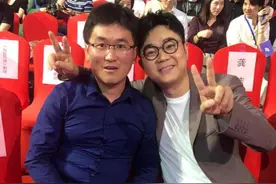 两面三刀？姜涛空降大鹏直播刷礼物叙旧，被扒昔日内涵大鹏势利眼图片