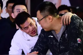 北京顶薪续约方硕，刘晓宇留队；辽宁新赛季集训，仅郭韩未归队图片