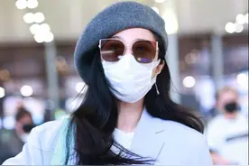 范冰冰不愧是“时尚女王”，紫色西装配针织裤，一般人穿不出气质图片