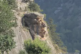 快来看，造物主太神奇了，土耳其一处岩石酷似人脸图片