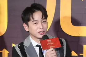 彭昱畅女友很温柔懂事的女孩，不是都能受得了直男的宠爱，哈哈哈图片