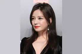 容貌焦虑她也有：大衣哥儿媳直播卸妆身后墙“动”，却否认开瘦脸图片