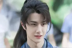 六年过去了，王一博成顶流，UNIQ名存实亡，杜华1亿去哪领？图片