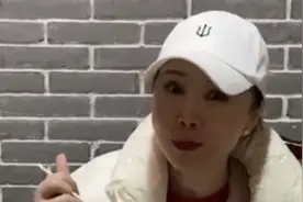 《知心爱人》唱20年，著名歌手夫妇颜值颠覆，私宅窄小凌乱显寒酸图片