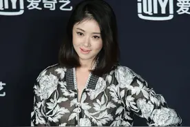 蒋欣壮点还挺美，“多肉身材”真紧实，高级的气质很出众图片