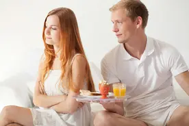 夫妻吵架，最伤妻子的一句话，就是丈夫说的“你给我滚”图片