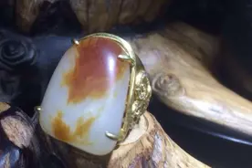 各种宝石，玉石戒指！喜欢的点个关注。谢谢大家图片