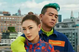 二度当爹陈小春忙里偷闲，去医院探望妻儿，Jasper开始嫉妒弟弟了图片