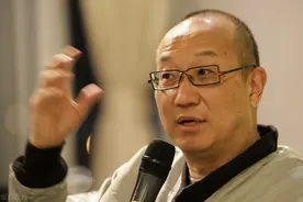 地产大鳄冯仑：一个人想变富，不是靠努力，关键靠1个认知觉醒图片