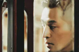 演员的自我修养，胡歌为新戏需减肥20斤，舒淇忙一天晚餐只喝红酒图片