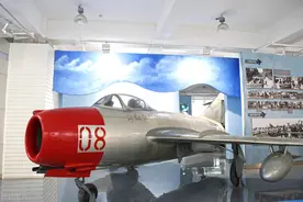 94岁王海逝世，中国空军一代传奇告别，曾空战击落多架美机，当了空军司令却力主引进美国技术图片