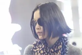 杜鹃我是真服了，穿“大妈装”亮相难藏高雅气质，不骄不躁美极了图片