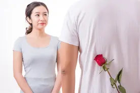 女人对你真的没兴趣，会有这3个暗示，男人要及时止损图片