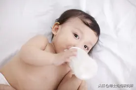 0-12个月宝宝标准奶量是多少？对照看看，你家宝宝喝够了没？图片