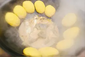 铁锅咸鱼饼子图片