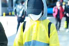谭松韵跳《睫毛弯弯》时，张新成的反应亮了图片