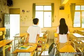 总是有那么一瞬间，突然好想大哭一场图片