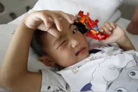 妈妈，扎针好痛，你要一直陪着我图片