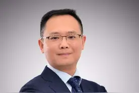 他从江西小山村走出：历经三次高考，曾就职新华社，现为中通快递副总裁！图片