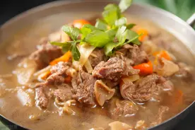 炖牛肉，不能直接下锅，也不能先焯水，多做1步，牛肉不腥也不柴图片