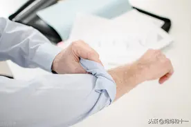 英语地道说：卷起袖子图片