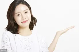女人“养肤”坚持4件事，抗衰还美白，会让比同龄人年轻漂亮图片