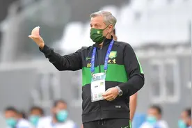 记者袁野：热内西奥的气质和临场都有所欠缺，没必要留任图片