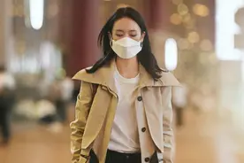 早秋，风衣如何穿出高级感？童瑶亲自演绎风衣+马丁靴，又美又飒图片