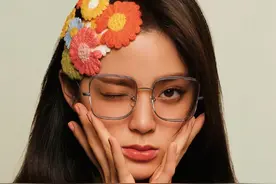 欧阳娜娜插画大片写真，时尚养眼，可爱俏皮的娜比真的百看不腻图片