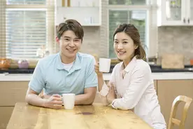 夫妻间藏心留后手，这样的婚姻怎么破？图片