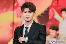 任嘉伦造型合集，帅气满分图片