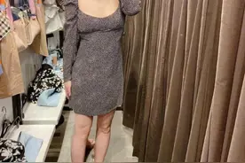 去Zara试了一条裙子，领子看起来好奇怪，还是想买点保守点的图片