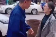 60万人点赞！考上名校跪谢三个爹的女孩，到底骗了多少人？图片